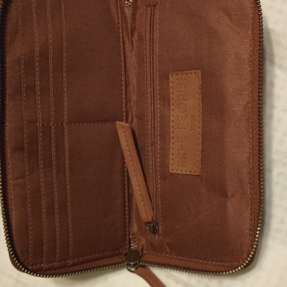 NWT Free People Wallet - Picture 4 of 4